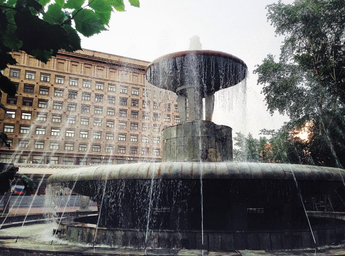 сквер девичьего поля