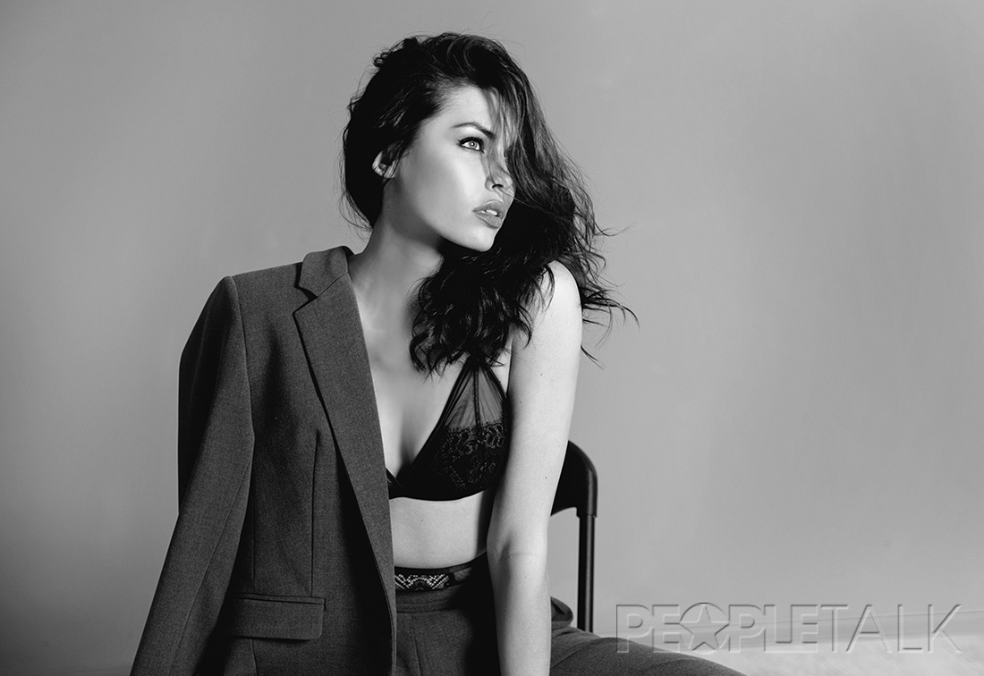 Девушка недели