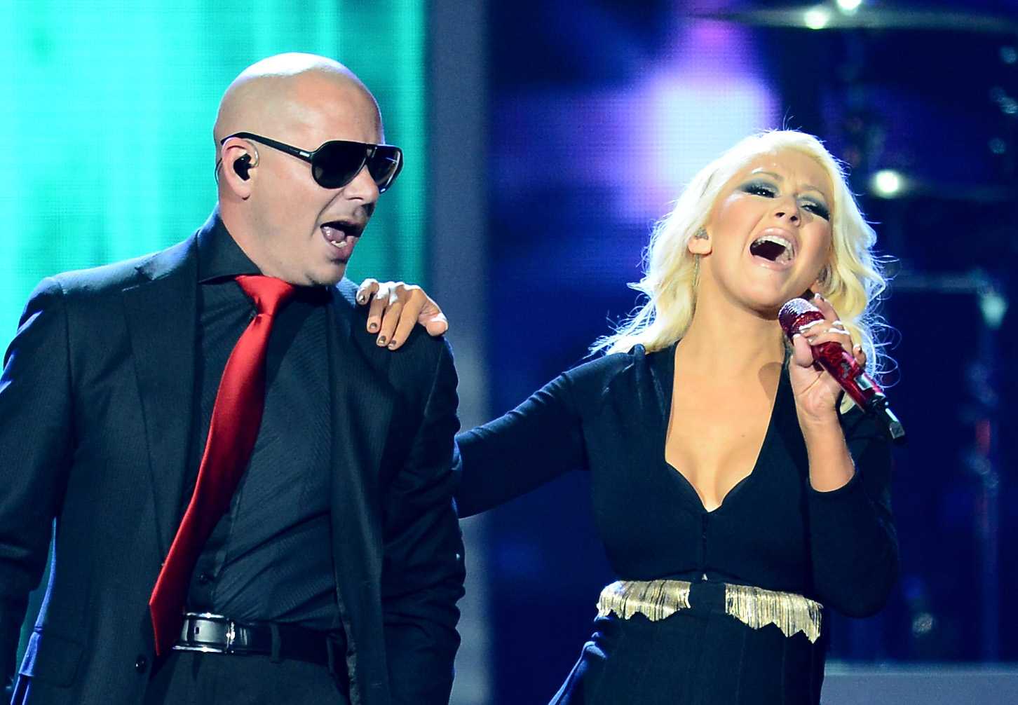 Кристин агилера и питбуль. Pitbull Christina Aguilera. Christina Aguilera Billboard. Pitbull feel this moment ft. Christina Aguilera.