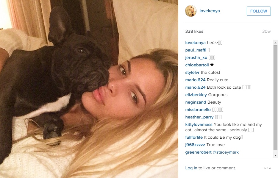 Кения Кински с бульдогом