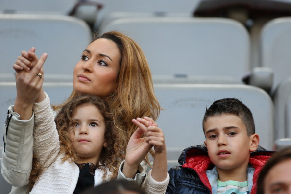 Жена Робина ван Перси с детьми