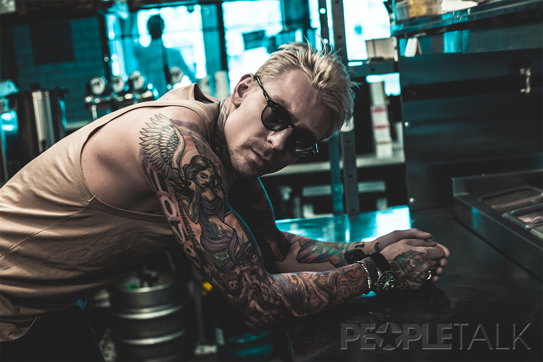 Холостяк недели: Слава Пантеров