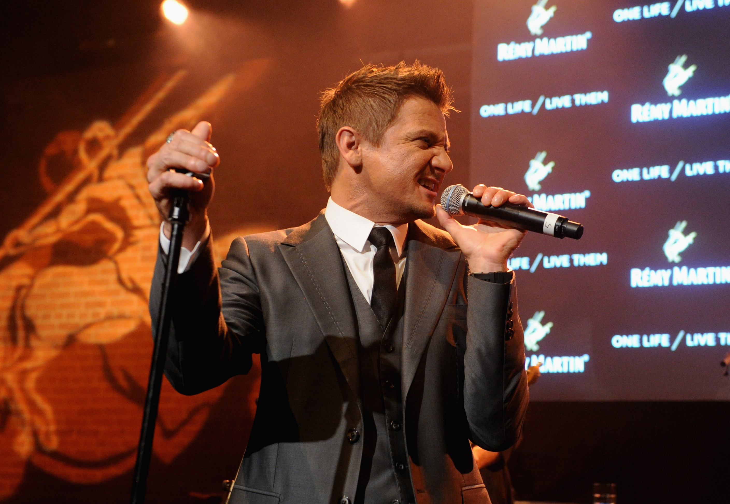 Джереми Реннер