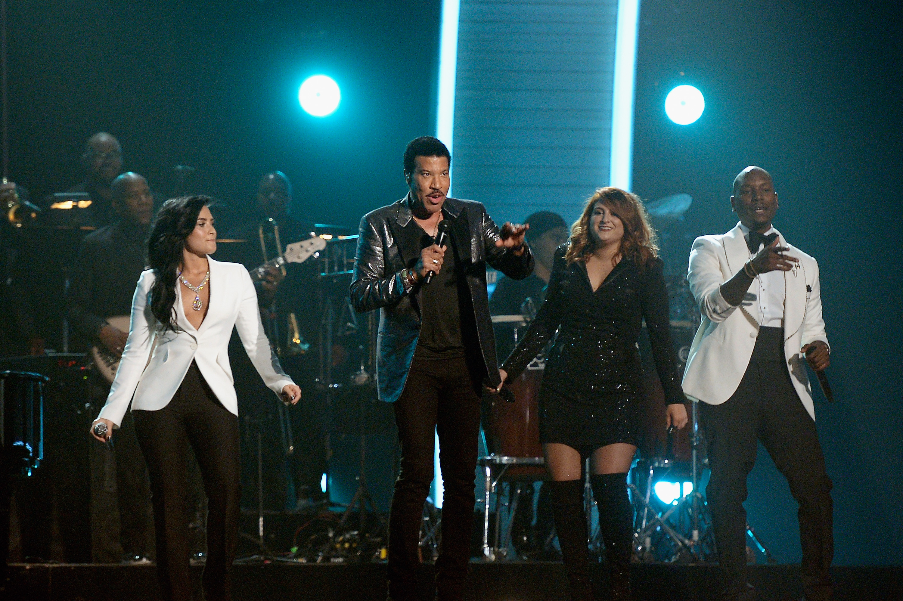 Lionel Richie Demi Lovato grammy 2016