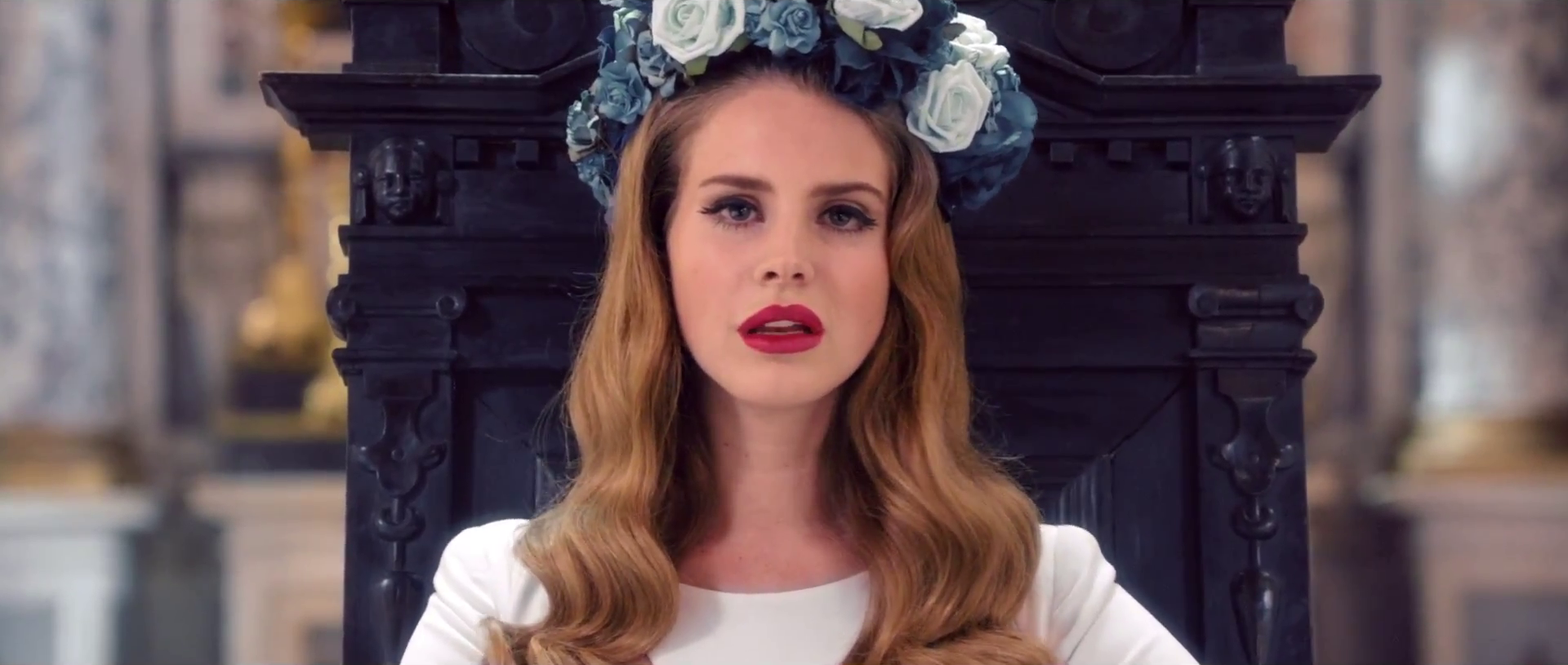 Перевод песни ланы born to die. Альбом Ланы дель Рей born to die.