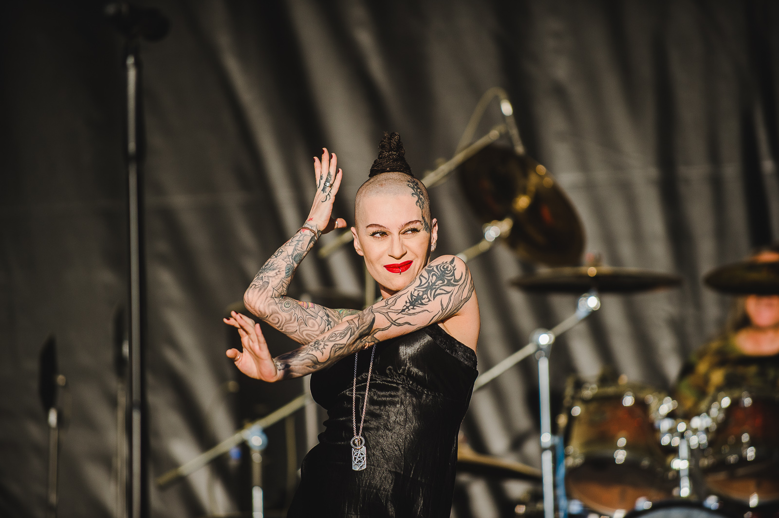 Наргиз Закирова бабушка