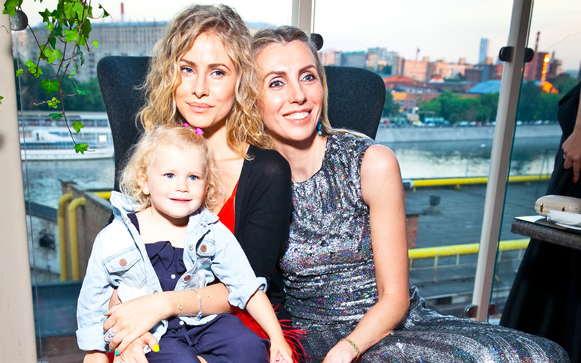 Светлана Бондарчук с внучкой