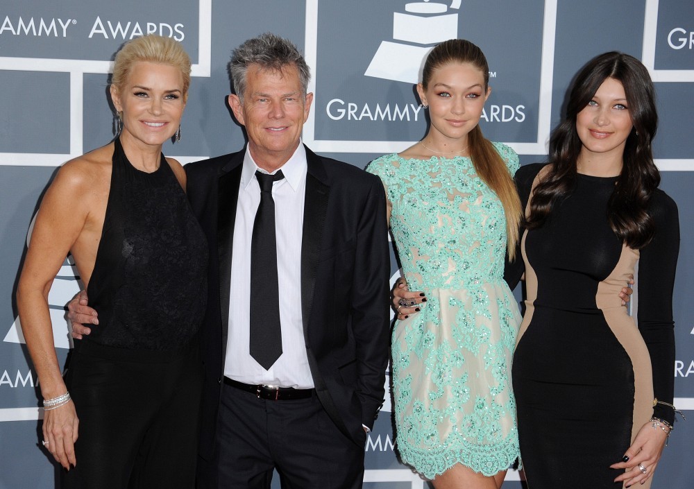 Белла Хадид с семьей