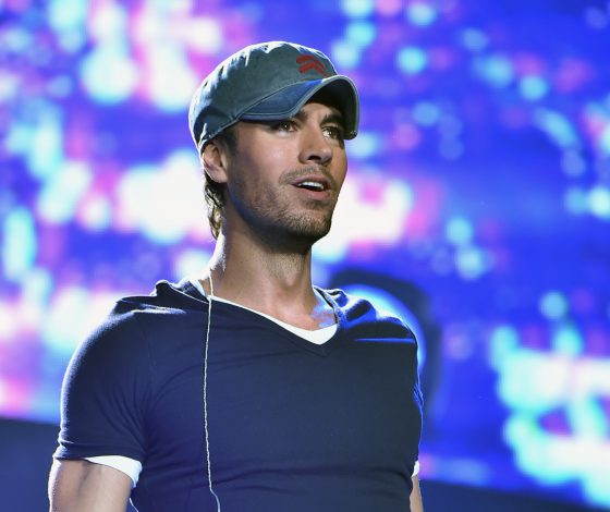 «Легко меняю подгузники»: Энрике Иглесиас рассказал об отцовстве