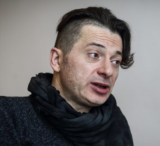 Как сейчас выглядит солист группы «Агата Кристи»?