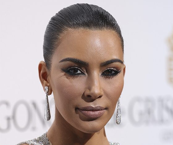 Ким Кардашьян удивляет реакция на ее голые селфи