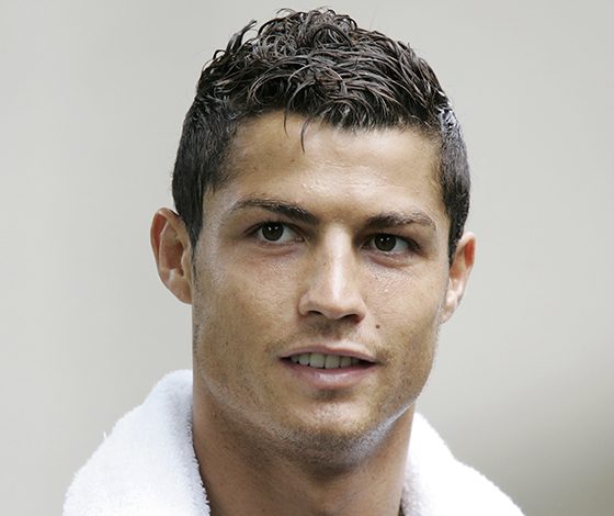 Криштиану Роналду и четверо голых мужчин. Что бы это значило?