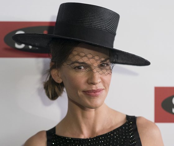 Хилари Суонк отменила свадьбу?