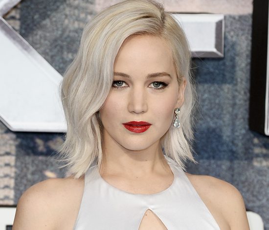 За постеры с Дженнифер Лоуренс пришлось извиниться