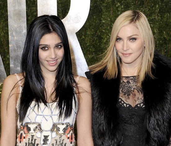 Дочь Мадонны повторила скандальную выходку матери