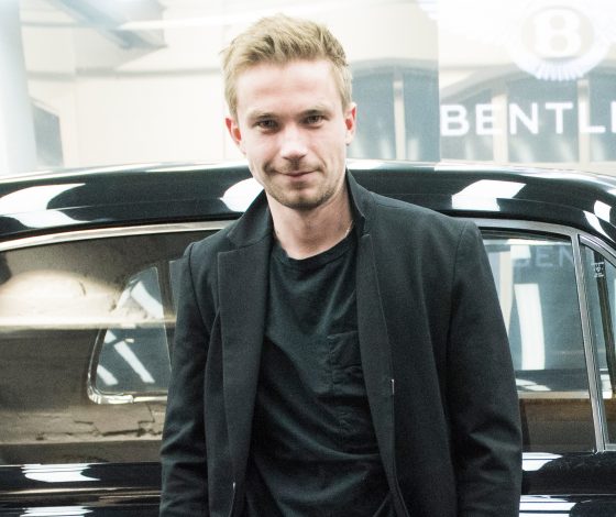 Александр Петров на выставке Bentley