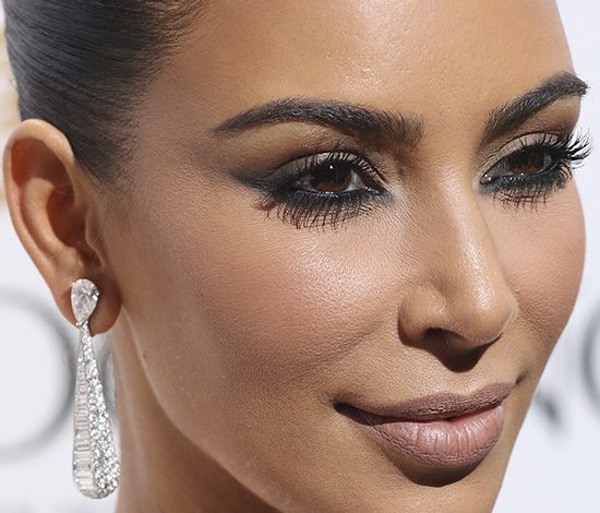 Видео: как красят Ким Кардашьян