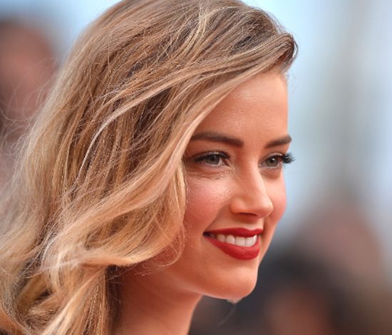 Эмбер Херд снова замечена с женщиной. И, кажется, счастлива