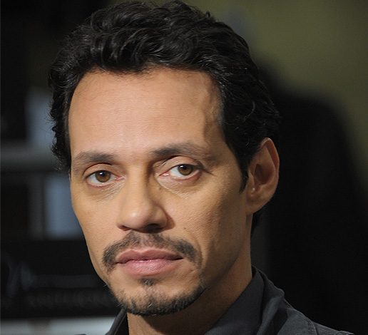 Марк Энтони оставил рабочего без пальца