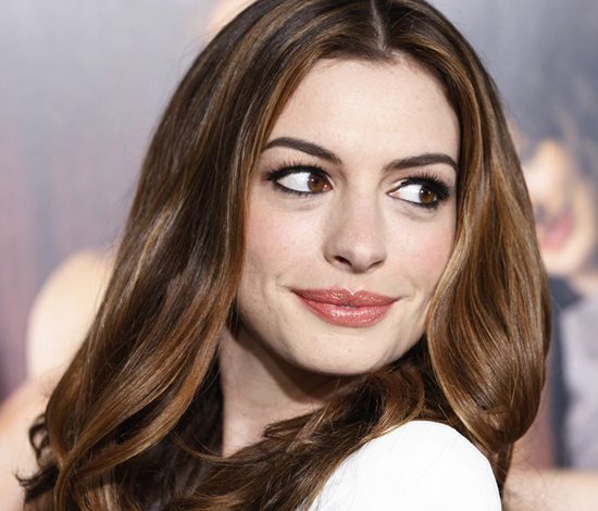 Энн Хэтэуэй снова читает рэп