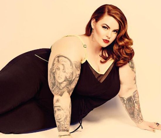 Facebook извинился за удаление фото толстой модели