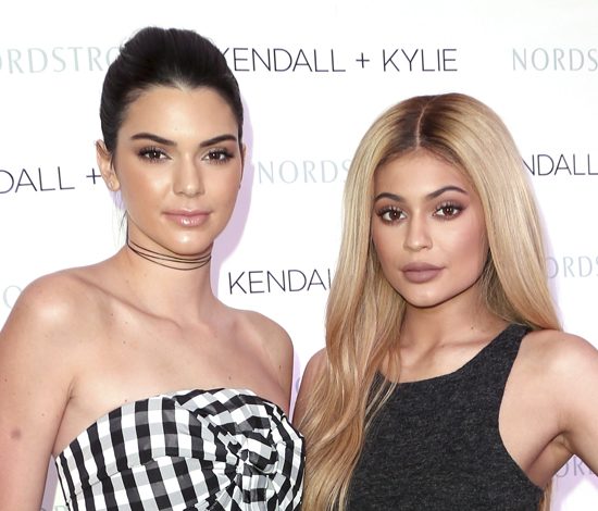 Кайли и Кендалл Дженнер выступили против матери
