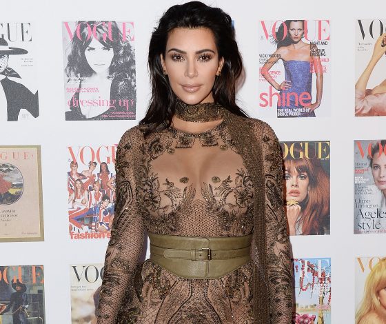 Кардашьян, Мосс и Шиффер отметили 100-летие британского Vogue