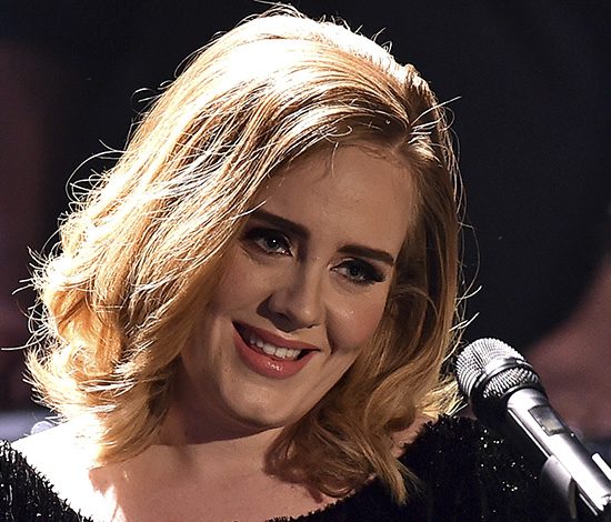 Адель подпишет контракт на 90 миллионов фунтов стерлингов