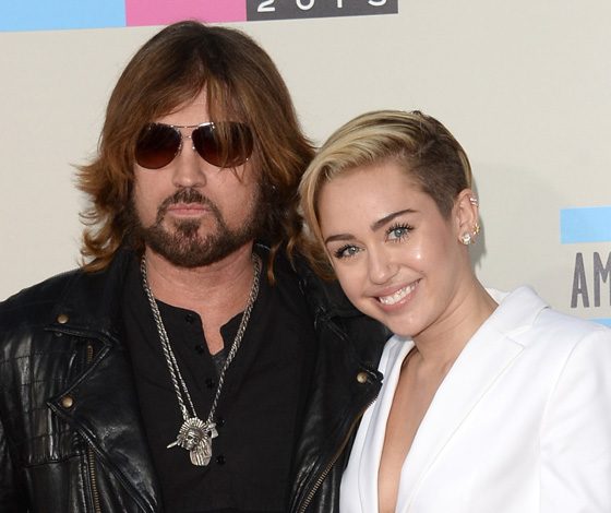 Папа Майли Сайрус рассказал о ее свадьбе с Лиамом Хемсвортом