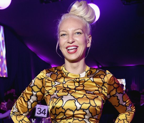 Сия записала саундтрек к мультфильму «В поисках Дори»