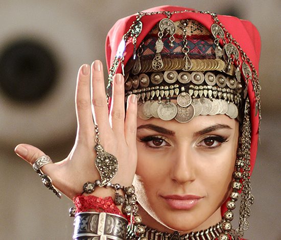 Марка недели: украшения Pregomesh от армянской певицы Сирушо