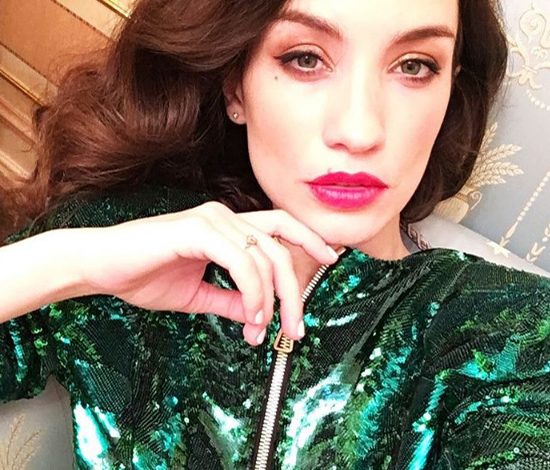 Виктория Дайнеко готовится к крещению дочки