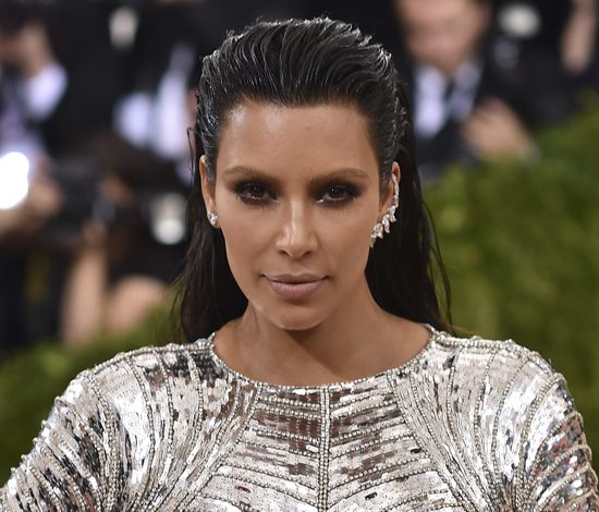 Моя семья ничто без меня: как Ким Кардашьян общается с родными