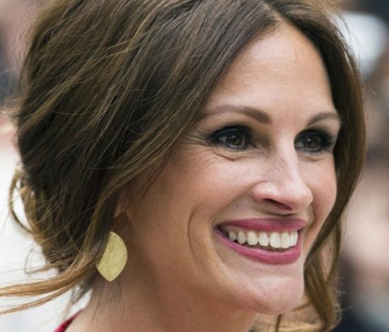 Джулия Робертс прогулялась босиком по красной дорожке