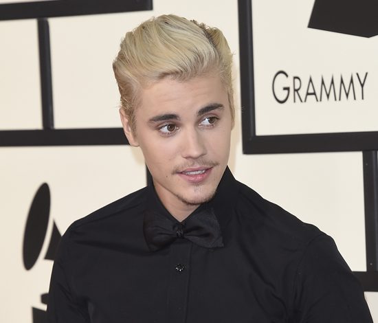 Почему Джастин Бибер отказывается сниматься с поклонниками?