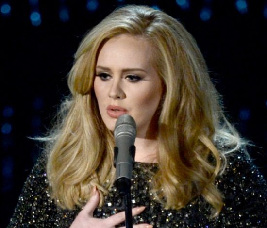 Адель поженила двух влюбленных фанатов