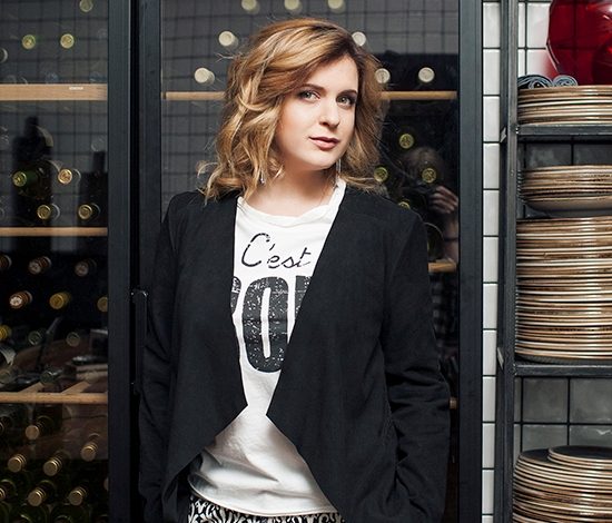 Анастасия Денисова назначила дату свадьбы