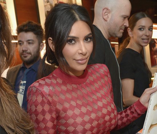 Ким Кардашьян вновь изменила цвет волос