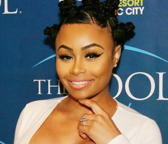 Блэк Чайна показала округлившийся животик