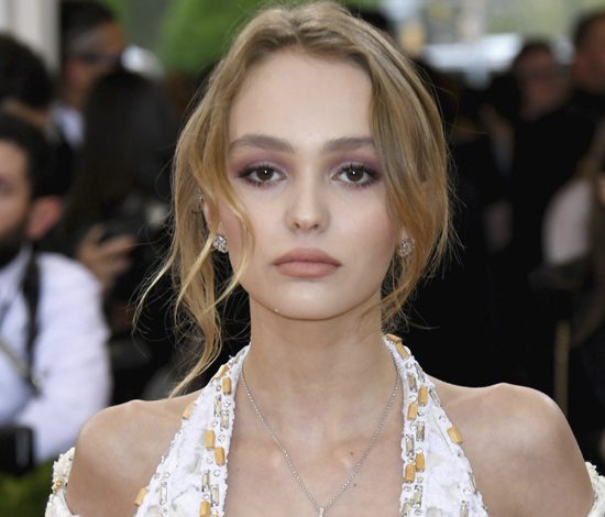 Лили-Роуз Депп подозревают в анорексии