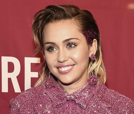 Новые фото пополневшей Майли Сайрус