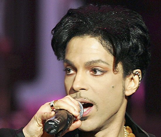 15 самых ярких образов Принса