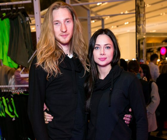 Настасья Самбурская с возлюбленным выбрали кроссовки