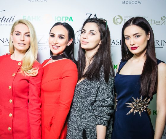 Показ Anastasia Zadorina: наездницы, прозрачные платья и цветы