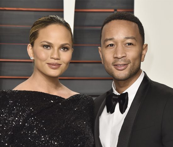 Крисси Тейген впервые показала новорожденную дочку