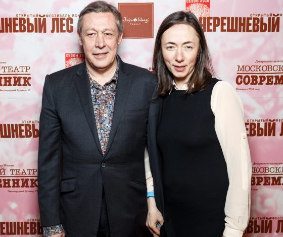 Михаил Ефремов вышел в свет со своей женой