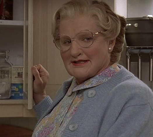 Парни пробуют воспроизвести женские прически