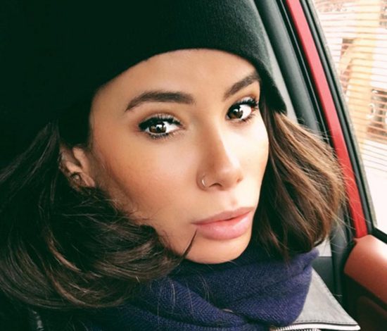 Айза Анохина станет мамой во второй раз