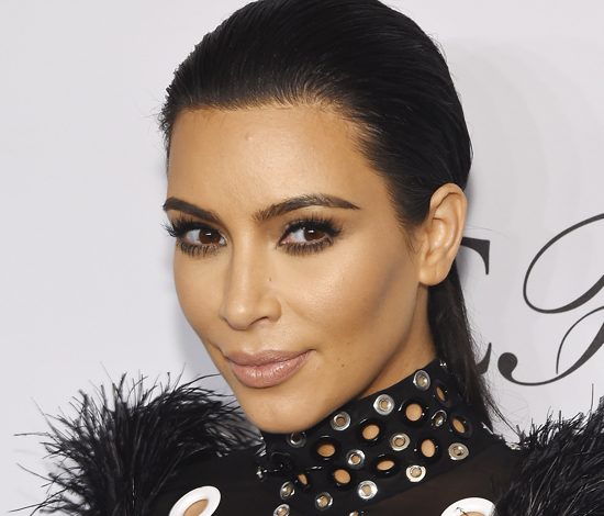 Ким Кардашьян раскритиковали за наряд