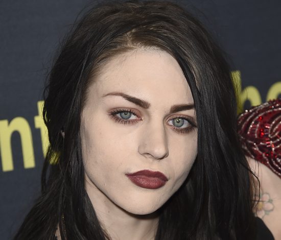 Дочь Курта Кобейна подозревают в анорексии